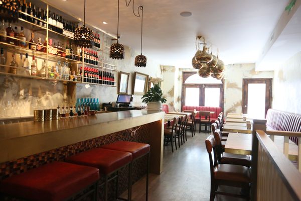 Bar Reyna by null