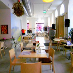 Ghisallo - Cool dining area