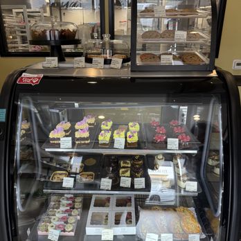 Niya Bakery - counter area - Bakeries Near Me - Lakewood, California Niya Bakery - counter area - Bakeries Near Me - Lakewood, California