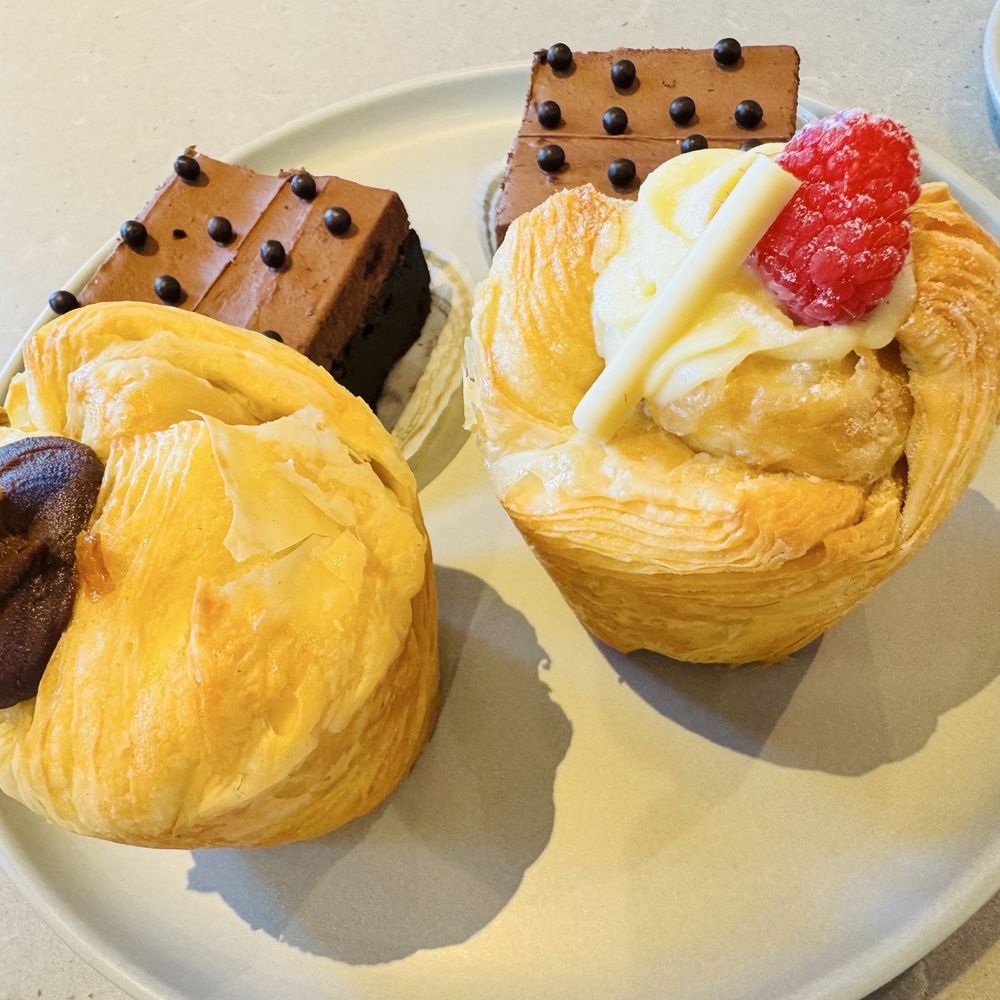 Hala Tree Cafe - Pure Deliciousness! Cruffins / Chocolate Brownies - Coffee & Tea Near Me - Honolulu, Hawaii