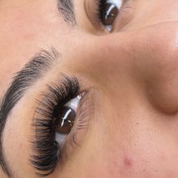 Stella's Skincare & Beauty - Beautiful eyelashes extension set by Stella,,