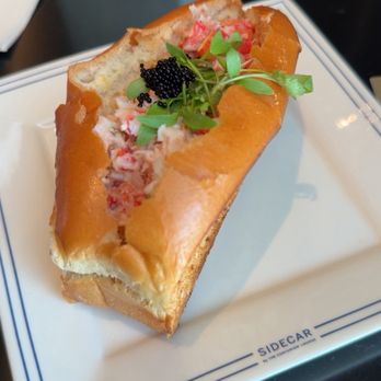 Sidecar by the Centurion Lounge - Lobster roll - Airport Lounges Near Me - Paradise, Nevada Sidecar by the Centurion Lounge - Lobster roll - Airport Lounges Near Me - Paradise, Nevada