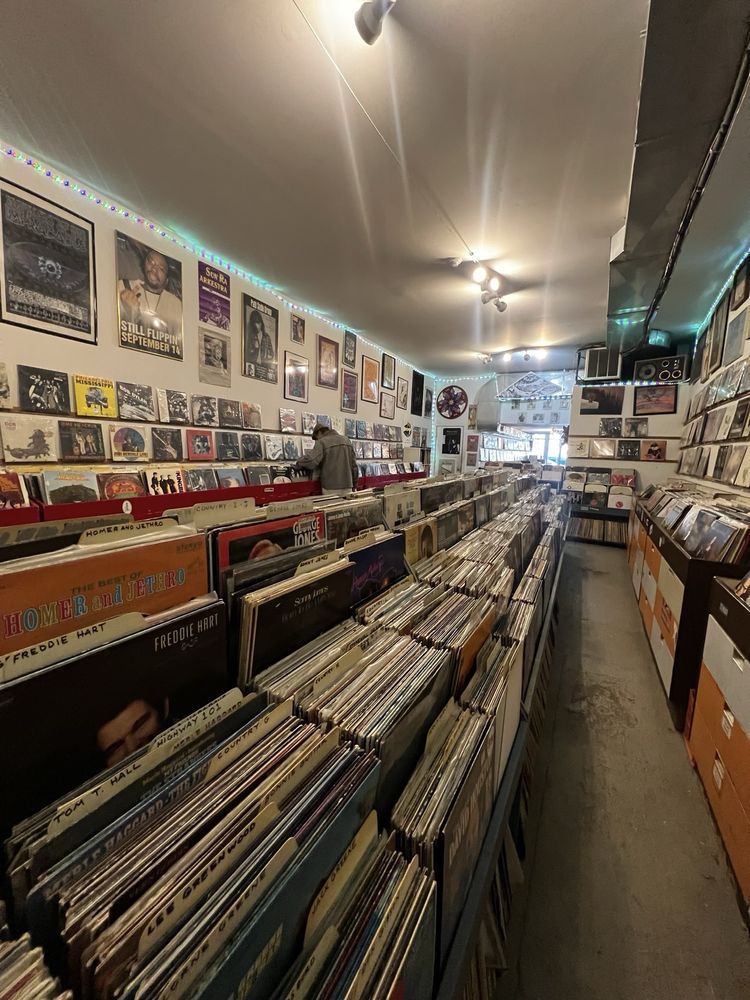 PHILADELPHIA RECORD EXCHANGE Updated September 2024 28 Reviews