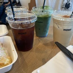Cold brew, matcha, banana latte Cold brew, matcha, banana latte