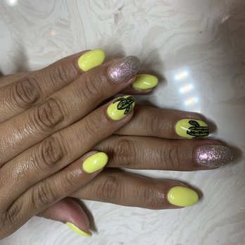 Luna Nails Bar - Nail Salons Near Me - Bellflower, California