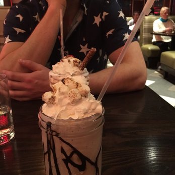 Dinerbar - Diners Near Me - Rego Park, New York