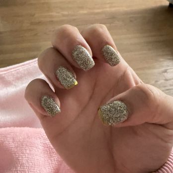 Right Nail Salon - Nail Salons Near Me - Chicago, Illinois