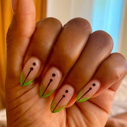 Queen's Nails and Spa