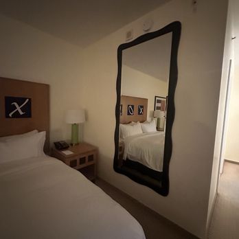 Renaissance Walnut Creek Hotel - Beautiful mirror - Hotels Near Me - Walnut Creek, California Renaissance Walnut Creek Hotel - Beautiful mirror - Hotels Near Me - Walnut Creek, California