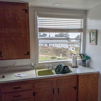 Bodega Harbor Inn - #15 nice big window but you can't open it - Hotels Near Me - Bodega Bay, California Bodega Harbor Inn - #15 nice big window but you can't open it - Hotels Near Me - Bodega Bay, California