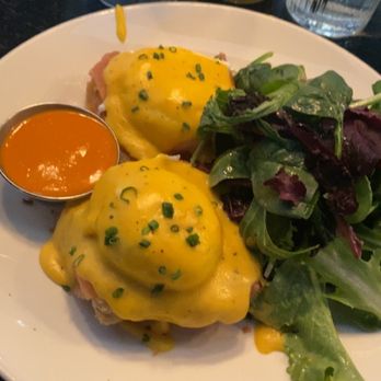 H Cafe - Benedict with salmon - Breakfast & Brunch Near Me - Los Angeles, California