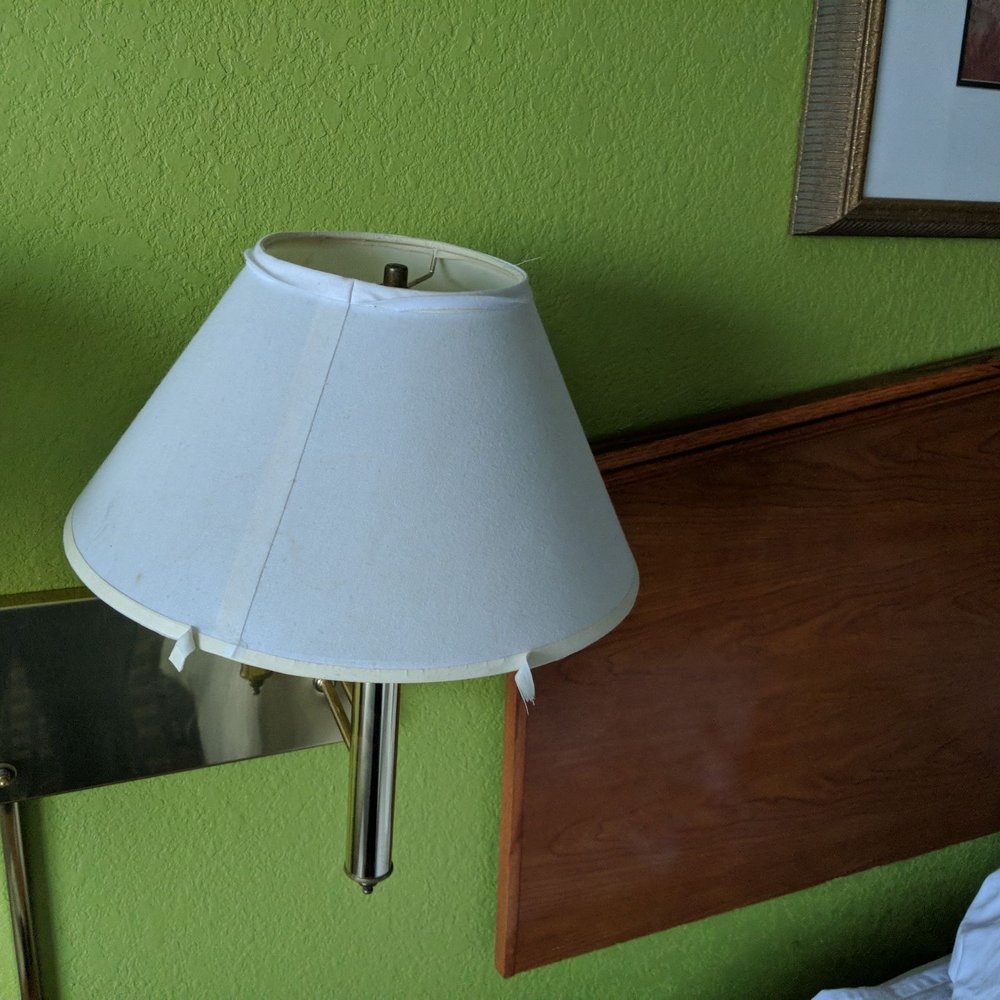Maverick Motel - Worn down lampshade - Hotels Near Me - Klamath Falls, Oregon