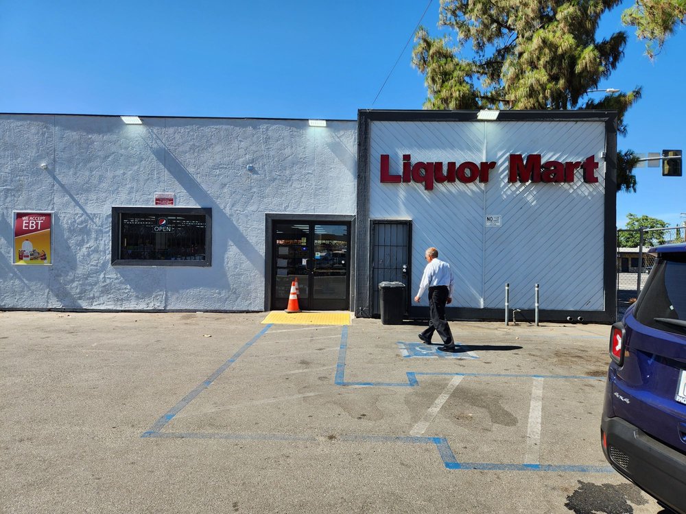 IN AND OUT LIQUOR MART Updated August 2024 25 Photos 1301