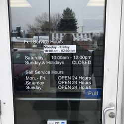 US Post Office - Front Door to Lobby