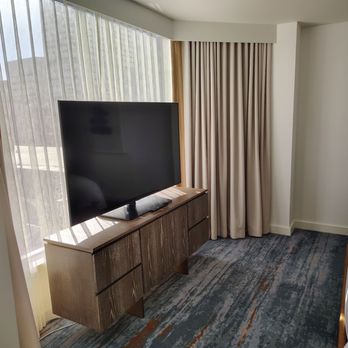 Four Seasons Hotel Houston - Hotels Near Me - Houston, Texas