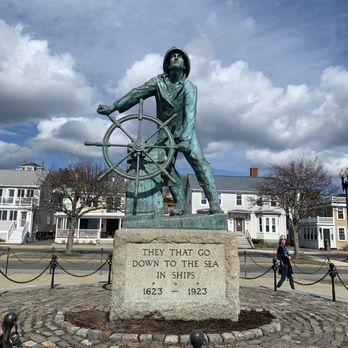 Gloucester Fisherman's Memorial - A great place just to relax watch the ocean walk the beach line and take in the fresh air - Landmarks & Historical Buildings Near Me - Gloucester, Massachusetts