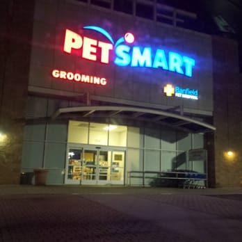 PetSmart - Store closed front - Pet Training Near Me - Pasadena, California PetSmart - Store closed front - Pet Training Near Me - Pasadena, California