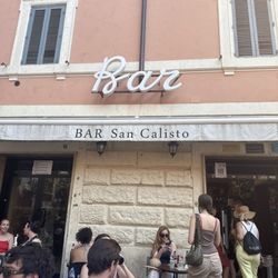 Bar San Calisto - Getting an Arnold Palmer
