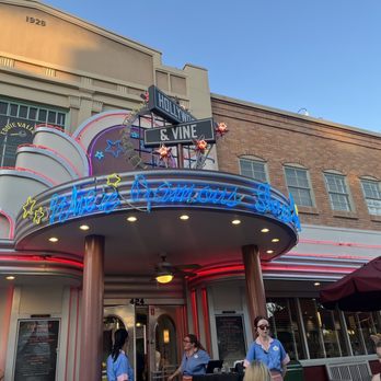 Hollywood & Vine - Exterior - American Near Me - Lake Buena Vista, Florida