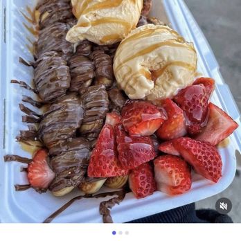 Dolce Cravings - This is what they advertise on their IG page.... Mine looked nothing like this - Desserts Near Me - Downey, California Dolce Cravings - This is what they advertise on their IG page.... Mine looked nothing like this - Desserts Near Me - Downey, California