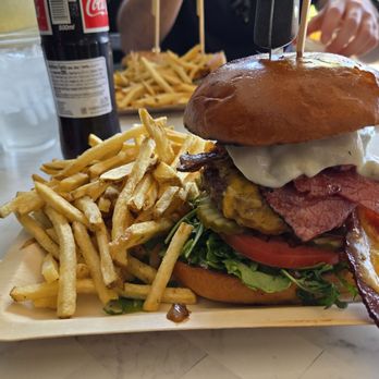 Wild Carvery - King Pastrami Burger Housemade Fries - Breakfast & Brunch Near Me - Burbank, California