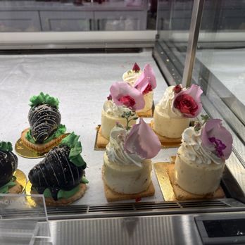 Crumbles Patisserie - Desserts Near Me - Glendale, California