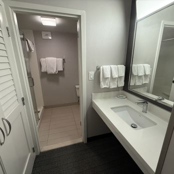 Courtyard by Marriott Rye - bathroom - Hotels Near Me - Rye, New York