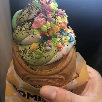 Somisomi - Matcha and milk swirl taiyaki - Desserts Near Me - Cupertino, California
