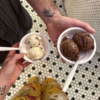 Jeni's Splendid Ice Creams - Ice Cream & Frozen Yogurt Near Me - Columbus, Ohio Jeni's Splendid Ice Creams - Ice Cream & Frozen Yogurt Near Me - Columbus, Ohio