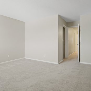 Waterford Place Townhomes - Spacious bedrooms in many of our floor plans. - Apartments Near Me - Eagan, Minnesota Waterford Place Townhomes - Spacious bedrooms in many of our floor plans. - Apartments Near Me - Eagan, Minnesota