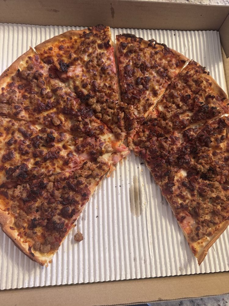 Larry's Pizza - Downtown