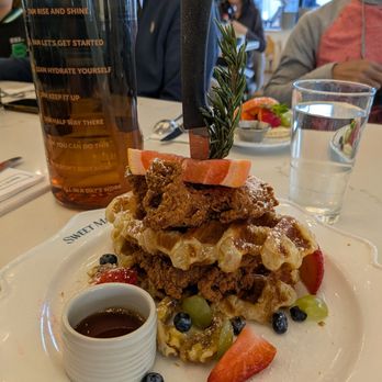 Sweet Maple - Chicken croffle - Breakfast & Brunch Near Me - Cupertino, California Sweet Maple - Chicken croffle - Breakfast & Brunch Near Me - Cupertino, California