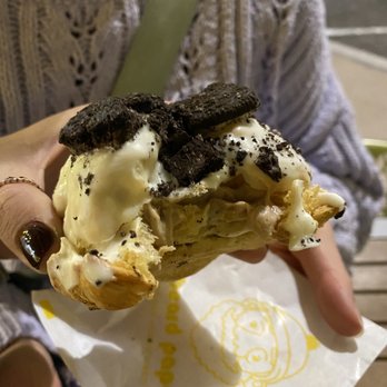 Beard Papa’s - Inside of Cookies & Cream Eclair - Bakeries Near Me - Tempe, Arizona