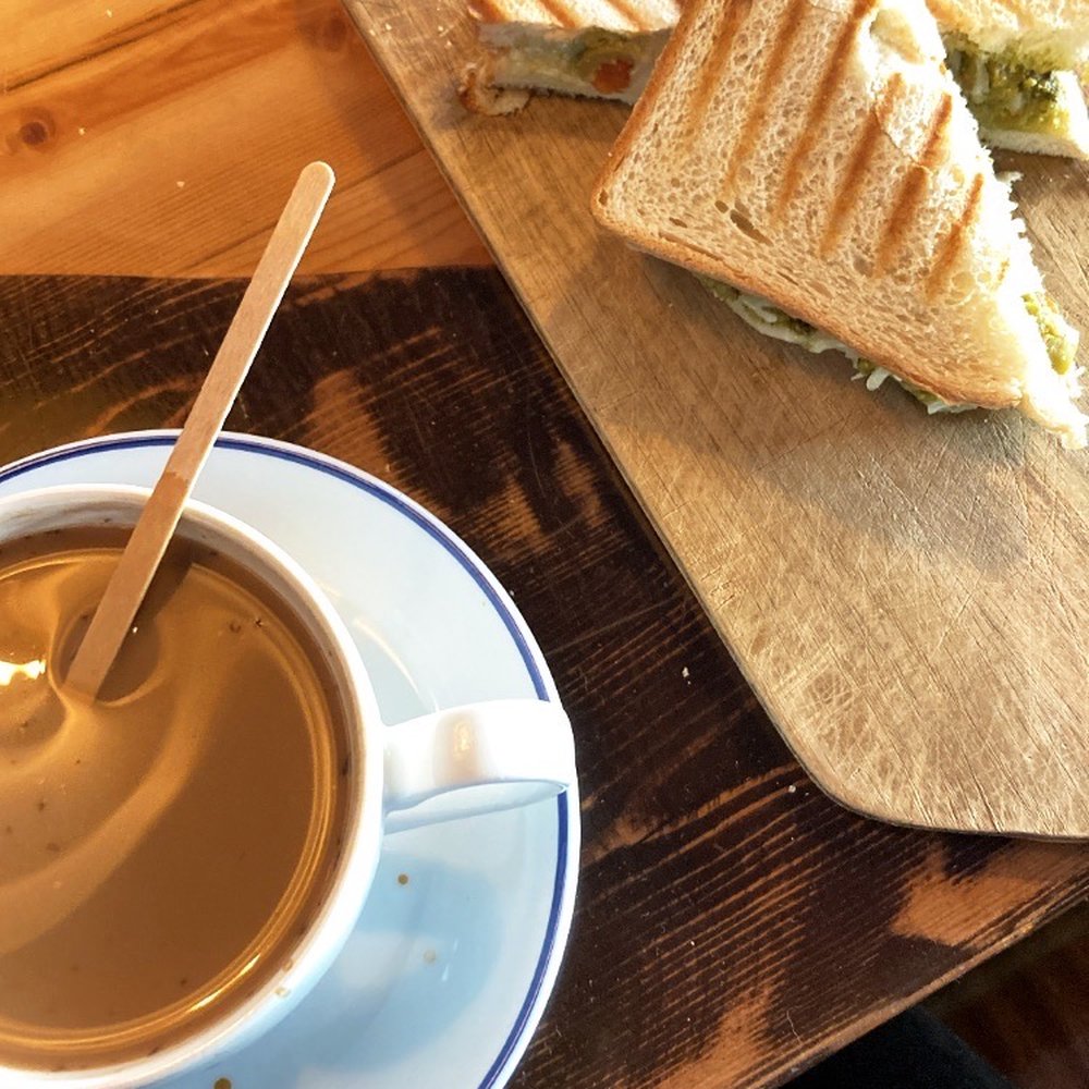 Copenhagen Downtown Hostel - Veggie toast with olives and coffee - Hostels Near Me - Copenhagen, 84 Copenhagen Downtown Hostel - Veggie toast with olives and coffee - Hostels Near Me - Copenhagen, 84