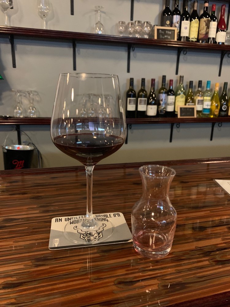 The Bruin Craft Beer and Wine, New Bern Roadtrippers