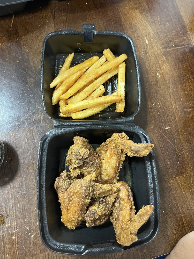 Food from Woo's Wings
