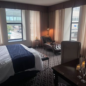 Des Lux Hotel - Hotels Near Me - Des Moines, Iowa Des Lux Hotel - Hotels Near Me - Des Moines, Iowa