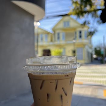 Piccino Coffee Bar - Iced vanilla latte - Coffee & Tea Near Me - San Francisco, California