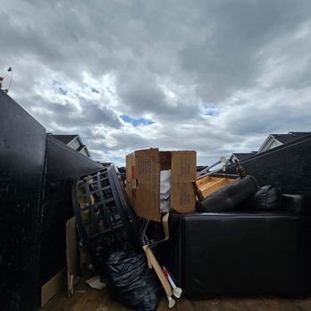 UnJunk It - 3/4 load Junk removal pickup in Edgewood! - Junk Removal & Hauling Near Me - Puyallup, Washington