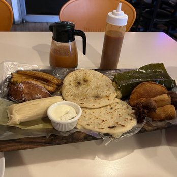 Pupusas Lover - Salvadoran Near Me - Denver, Colorado