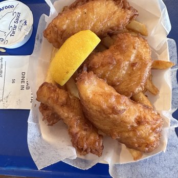 Ecola Seafoods - 4 piece halibut fish and chips - Seafood Near Me - Cannon Beach, Oregon