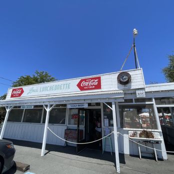Lou's Luncheonette - Outside - Barbeque Near Me - Sonoma, California Lou's Luncheonette - Outside - Barbeque Near Me - Sonoma, California
