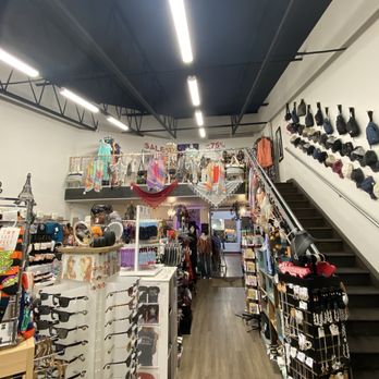C'est La Vie Affordable Fashions - Women's Clothing Near Me - Wasilla, Alaska