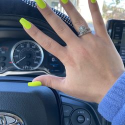 Aria Spa & Nails - Color shine bright