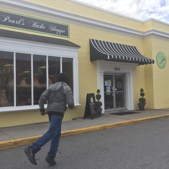 Pearl's Bake Shoppe - Running in for his Birthday cupcake - Bakeries Near Me - Richmond, Virginia Pearl's Bake Shoppe - Running in for his Birthday cupcake - Bakeries Near Me - Richmond, Virginia