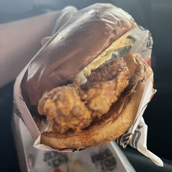 Monroe's Hot Chicken - Fried Chicken Sandwich - Chicken Shop Near Me - Phoenix, Arizona