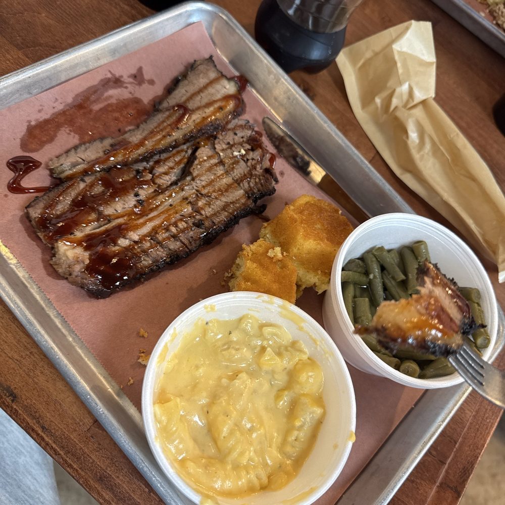 Brisket Mac & CheeseGreen Beans And Corn Muffin Brisket Mac & CheeseGreen Beans And Corn Muffin