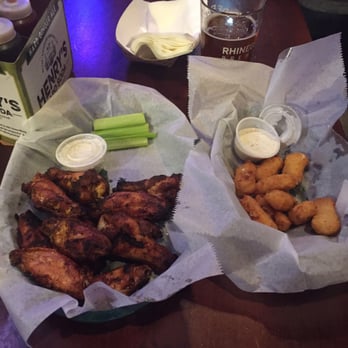 Oak Tavern - Smoked wings & Mac-n-cheese bites! - Bars Near Me - Cincinnati, Ohio Oak Tavern - Smoked wings & Mac-n-cheese bites! - Bars Near Me - Cincinnati, Ohio