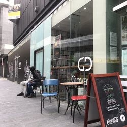 Giovannis Deli Lounge