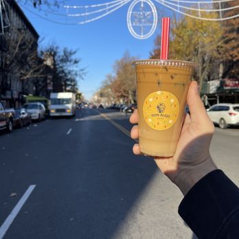 Indomable Coffee - 20oz Iced Vanilla Latte - Coffee & Tea Near Me - New York, New York Indomable Coffee - 20oz Iced Vanilla Latte - Coffee & Tea Near Me - New York, New York